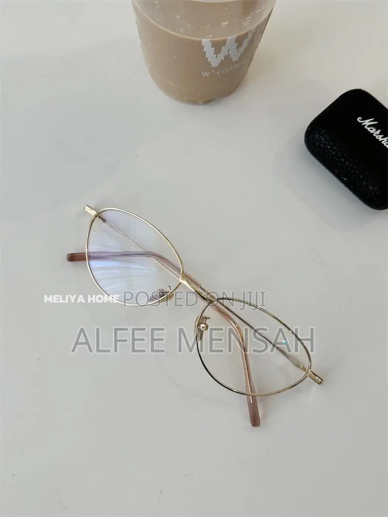 Retro Gold Wire Oval Frame Cat's Eye Style Glasses