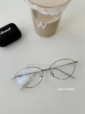 Retro Gold Wire Oval Frame Cat's Eye Style Glasses