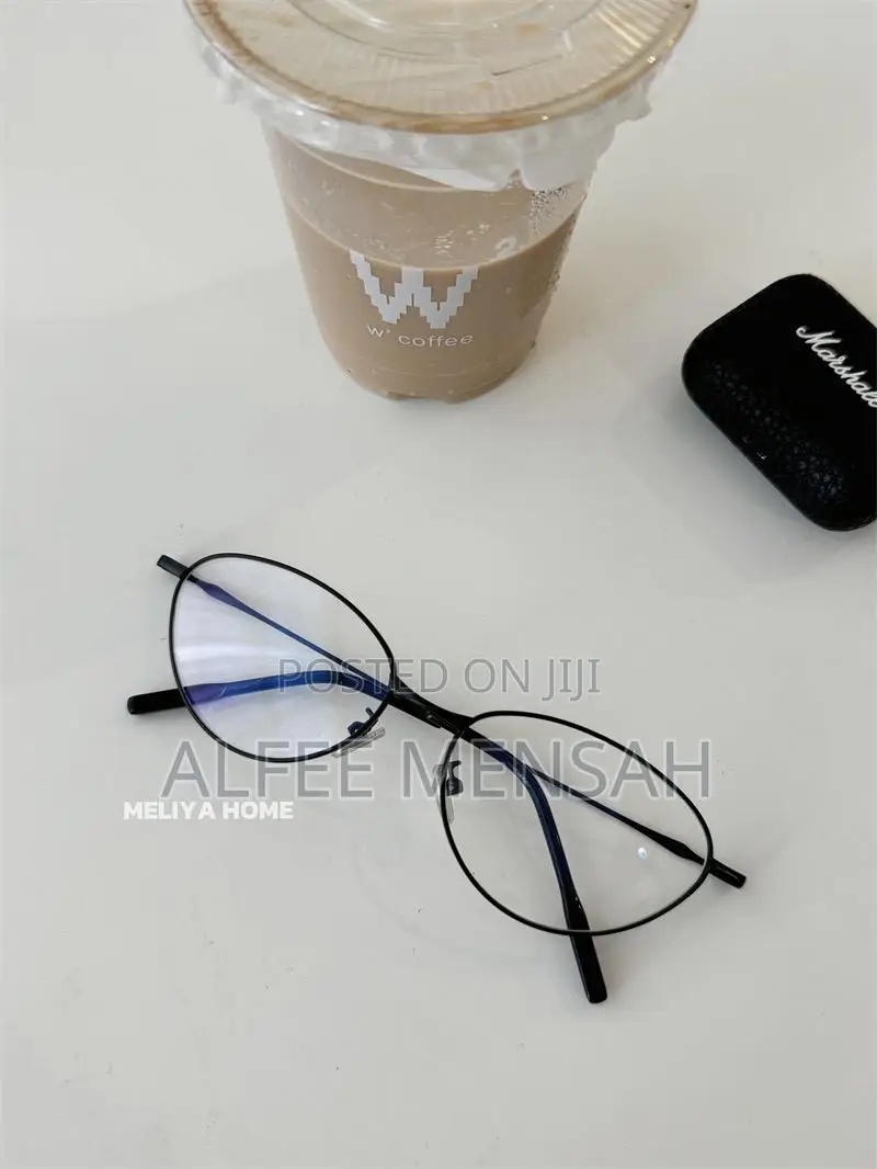 Retro Gold Wire Oval Frame Cat's Eye Style Glasses