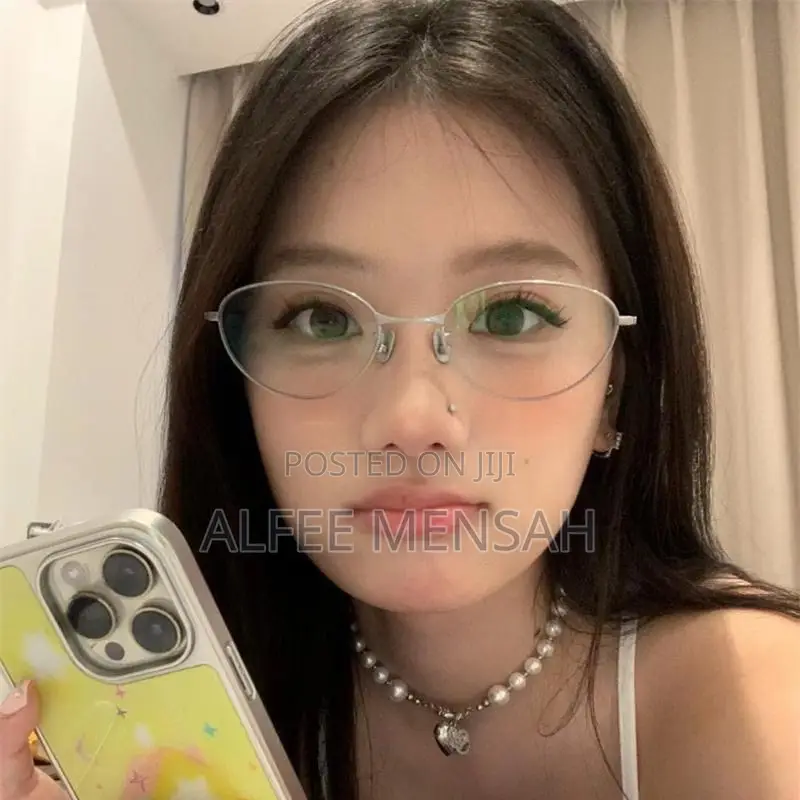 Retro Gold Wire Oval Frame Cat's Eye Style Glasses