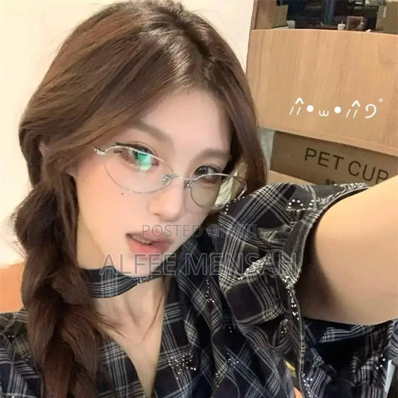 Retro Gold Wire Oval Frame Cat's Eye Style Glasses