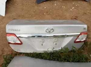 Toyota Corolla 2012-2013 Booth / Trunk