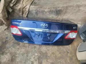 Toyota Corolla 2012-2013 Booth / Trunk