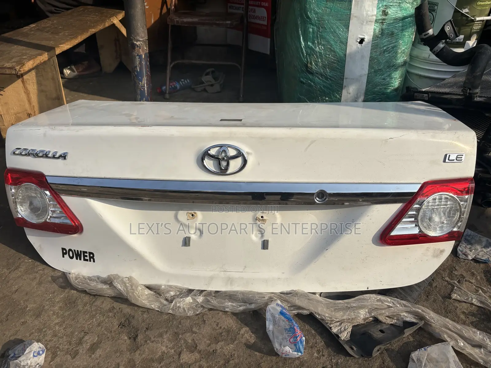 Toyota Corolla 2012-2013 Booth / Trunk