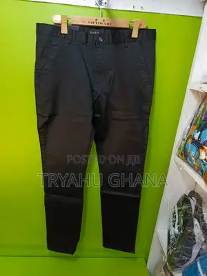 Black Zara Khaki Trousers For Everyday Comfort
