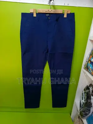 A Redefining Khaki Trourser For Business Causal
