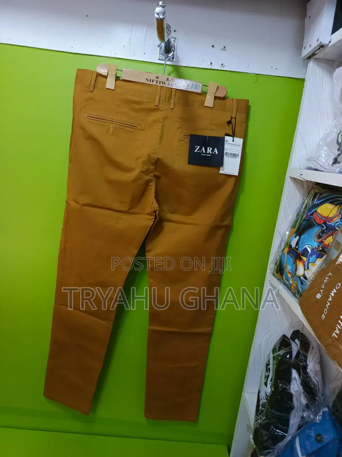 Gold Khaki Trousers For Everyday Look