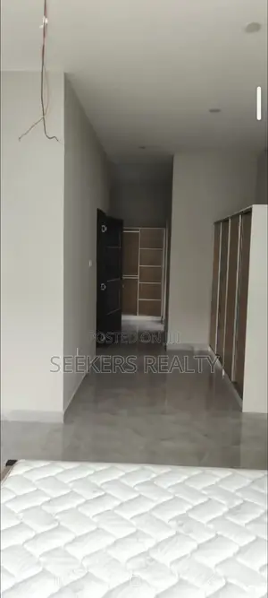 4bdrm Townhouse / Terrace in Seekers Realty, Cantonments for rent