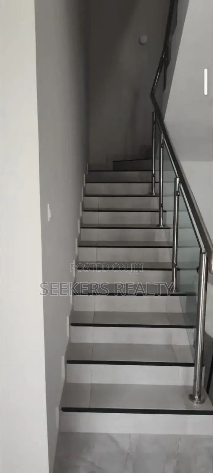 4bdrm Townhouse / Terrace in Seekers Realty, Cantonments for rent