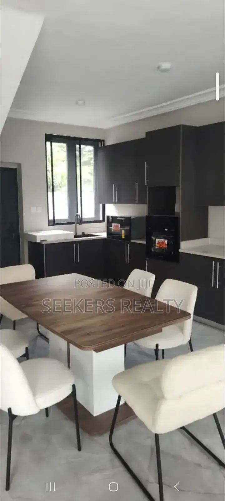 4bdrm Townhouse / Terrace in Seekers Realty, Cantonments for rent