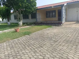 5bdrm House in Sos, Tema Metropolitan for rent
