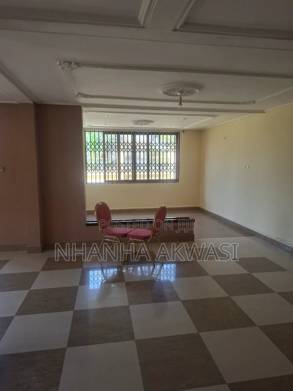 4bdrm Apartment in Community 20, Tema Metropolitan for rent