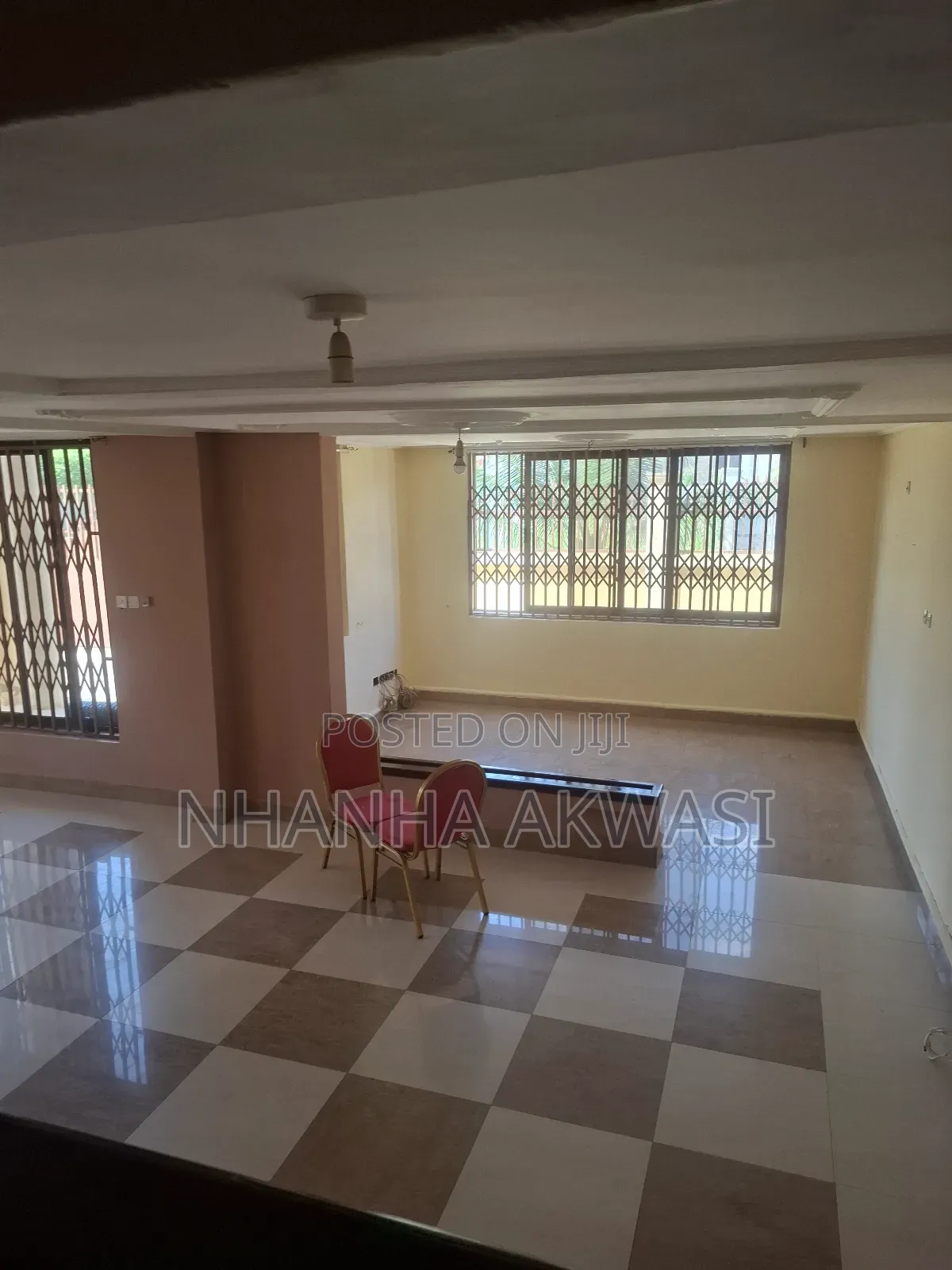4bdrm Apartment in Community 20, Tema Metropolitan for rent