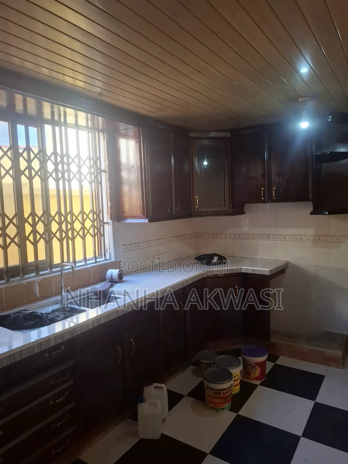 4bdrm Apartment in Community 20, Tema Metropolitan for rent