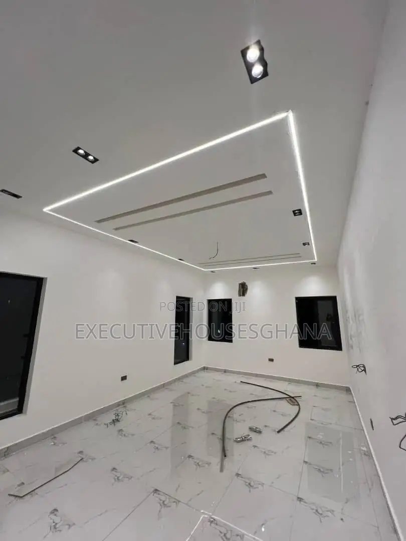 4bdrm House in Accra Metropolitan for sale