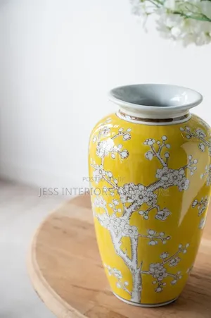 Vase(10-Inch Tall Yellow and White )