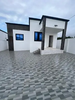 3bdrm House in De-Icons Real Estate, Awutu Senya East Municipal