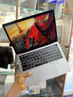 Laptop Apple MacBook 2018 16GB Intel Core I7 SSD 256GB