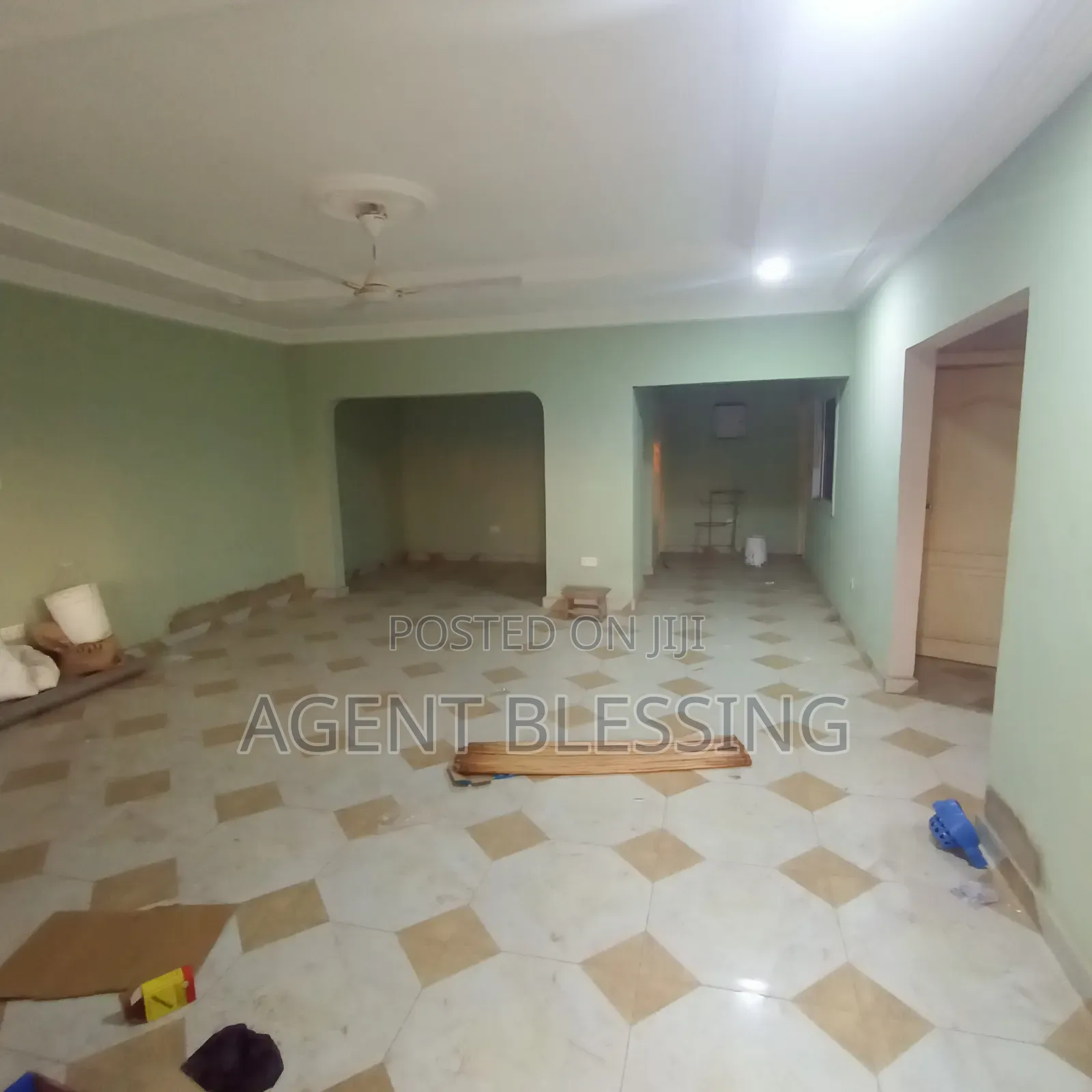 3bdrm House in Community 25, Tema Metropolitan for rent