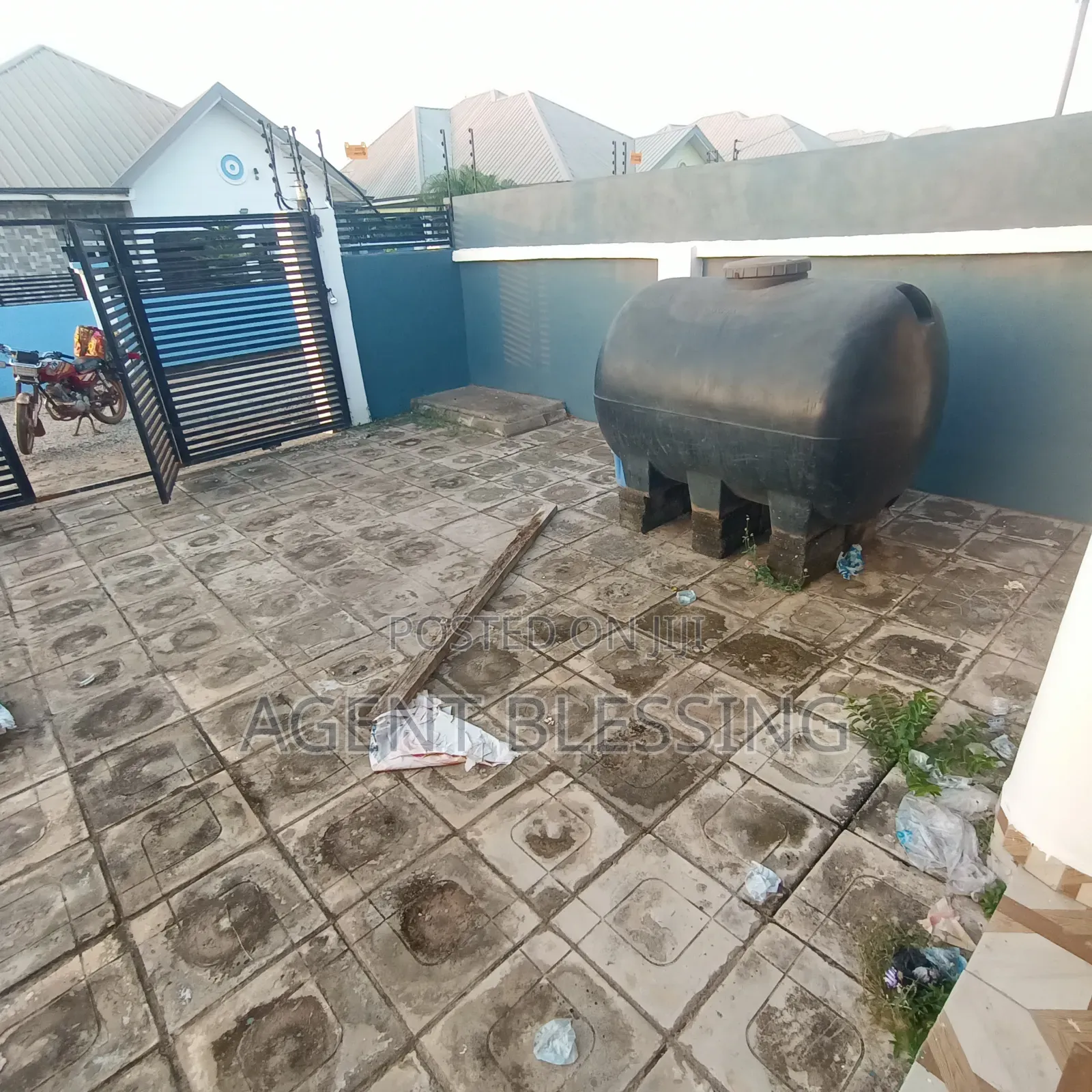 3bdrm House in Community 25, Tema Metropolitan for rent
