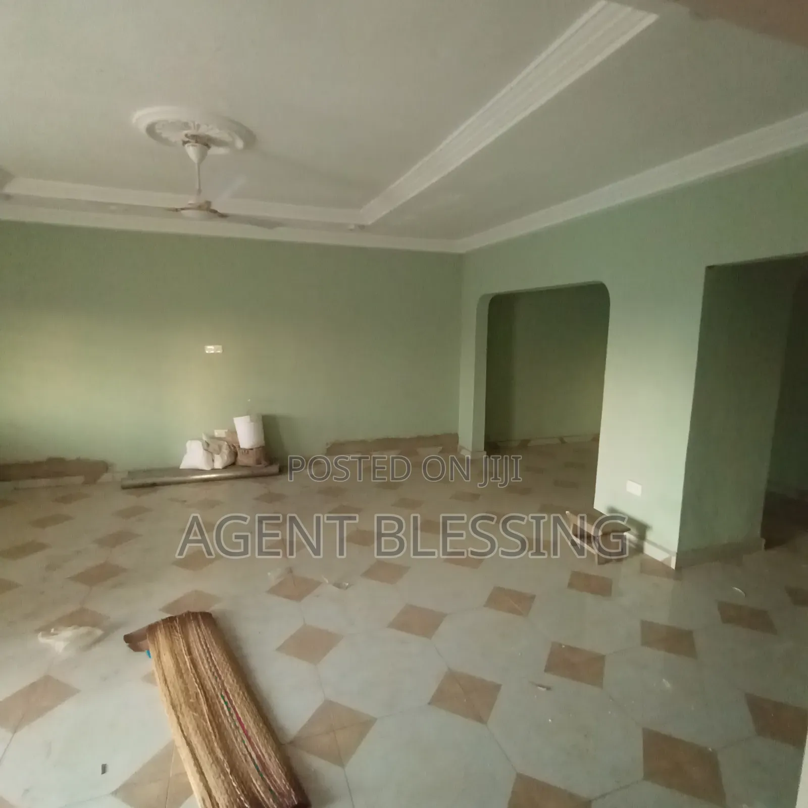 3bdrm House in Community 25, Tema Metropolitan for rent