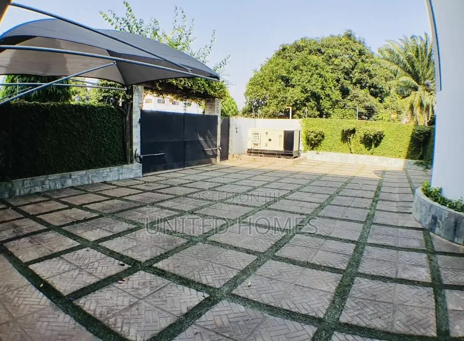 5bdrm House in Abelemkpe for rent