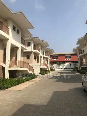5bdrm Townhouse / Terrace in Seekers Realty, Cantonments for rent