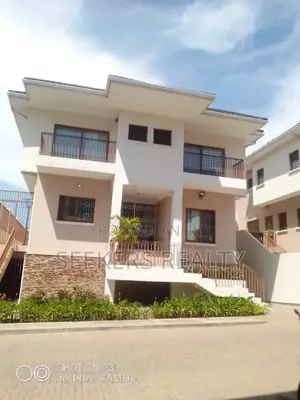 5bdrm Townhouse / Terrace in Seekers Realty, Cantonments for rent