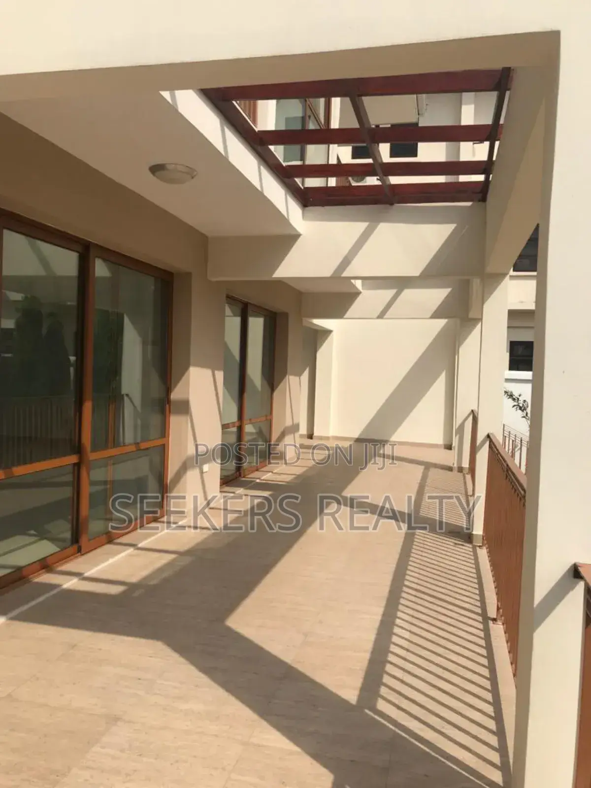 5bdrm Townhouse / Terrace in Seekers Realty, Cantonments for rent