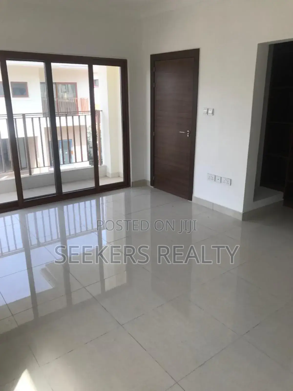 5bdrm Townhouse / Terrace in Seekers Realty, Cantonments for rent