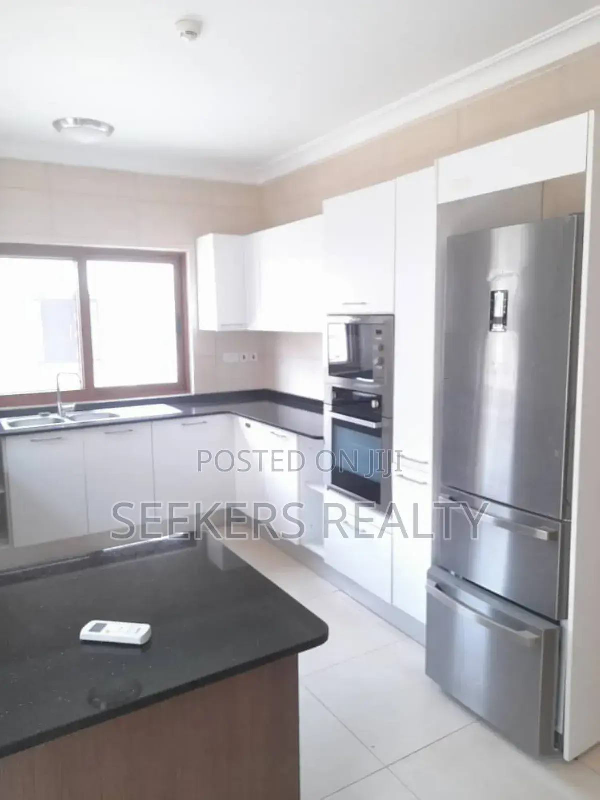 5bdrm Townhouse / Terrace in Seekers Realty, Cantonments for rent