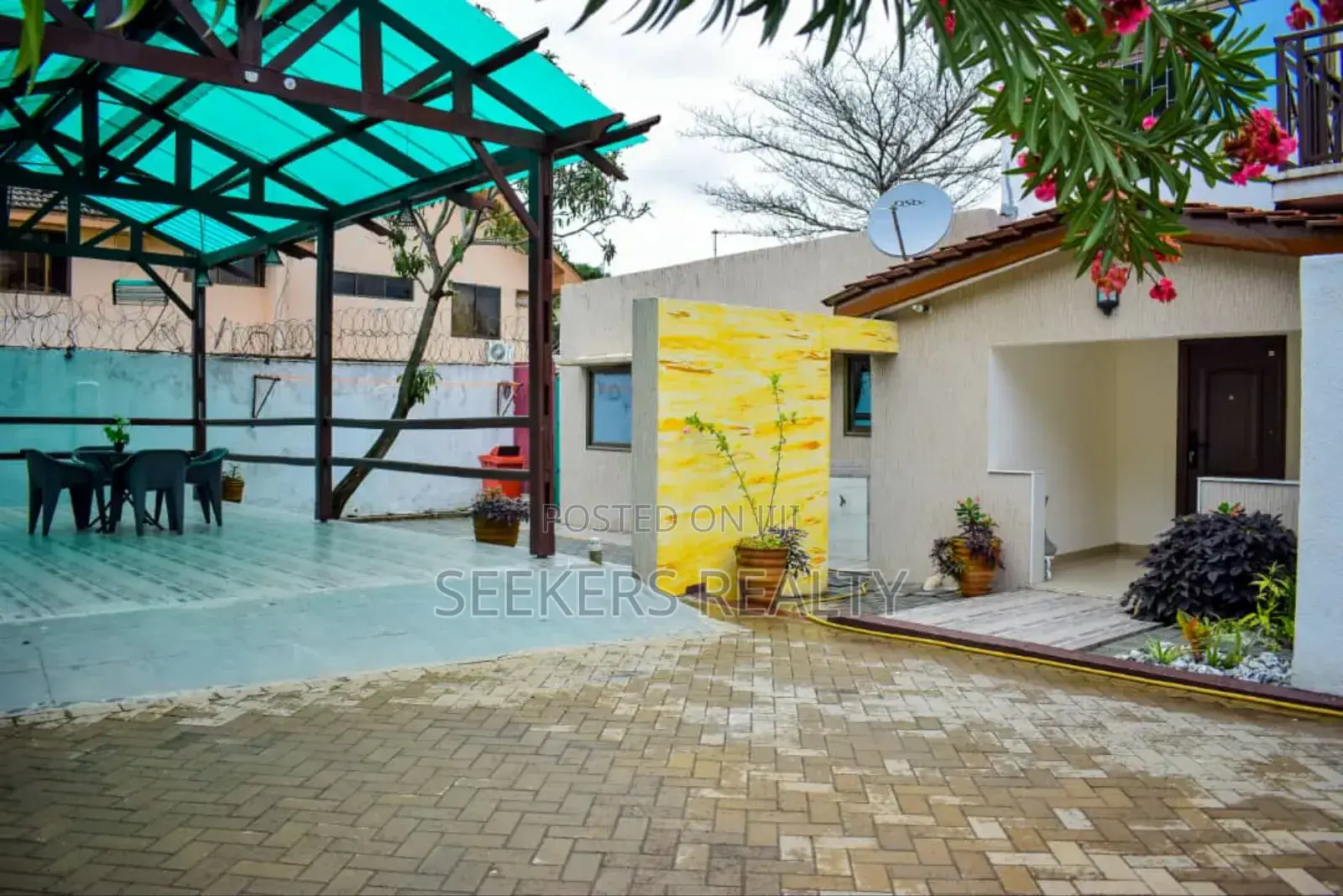 Furnished 2bdrm House in Seekers Realty, Labone for rent