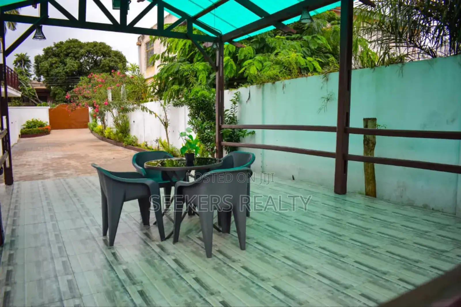 Furnished 2bdrm House in Seekers Realty, Labone for rent