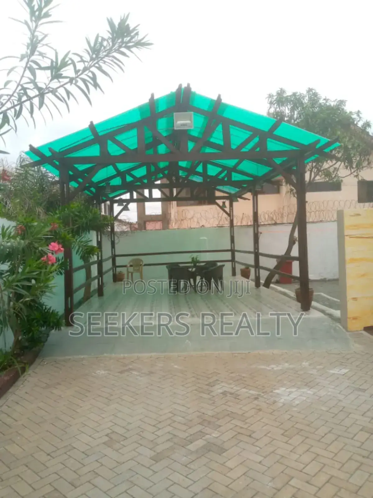 Furnished 2bdrm House in Seekers Realty, Labone for rent