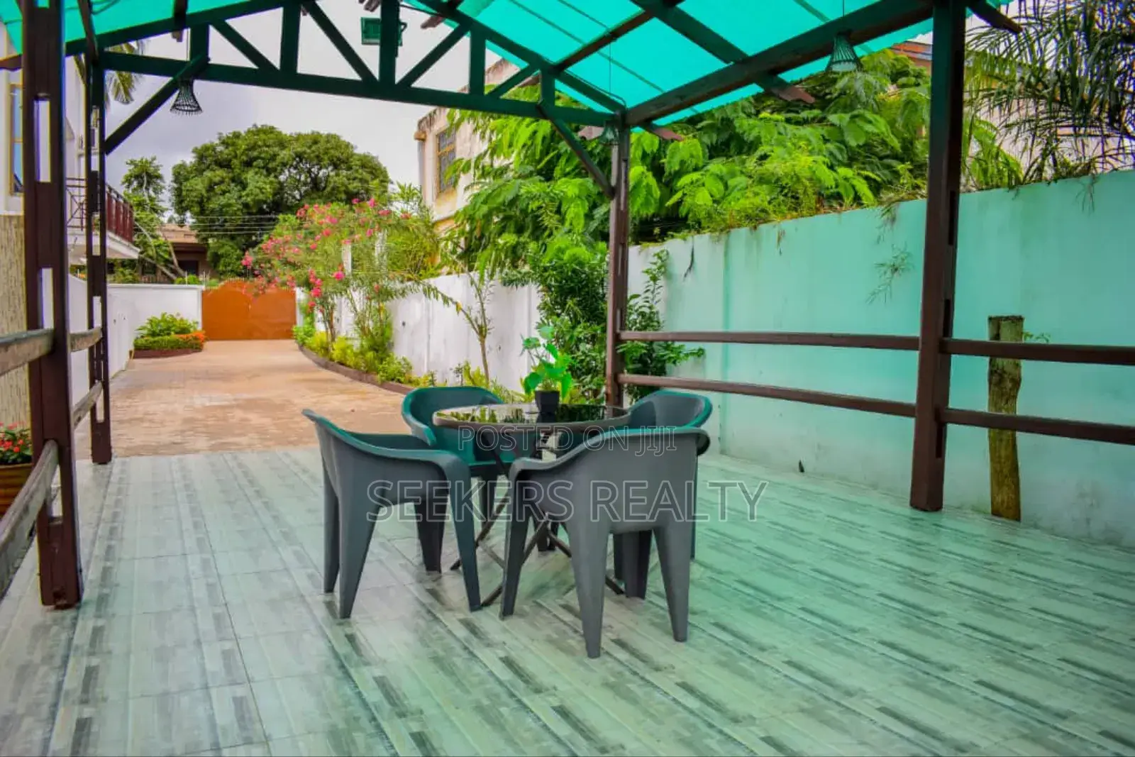 Furnished 2bdrm House in Seekers Realty, Labone for rent