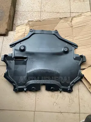 W204 C300 Engine Cover 4matic.