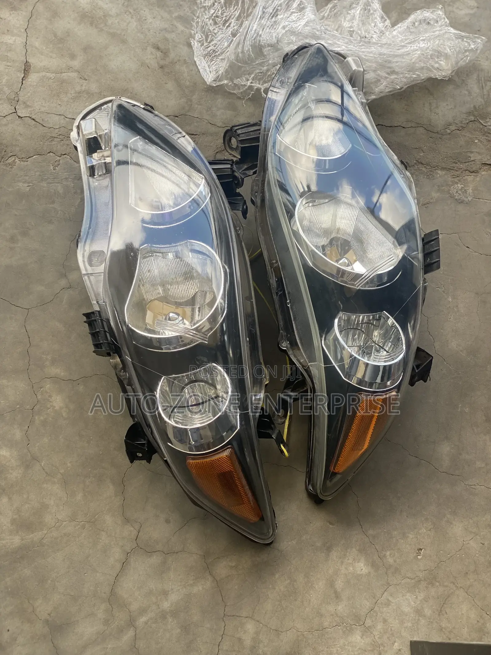 Toyota Corolla 2011 2012 2013 Headlights Dark