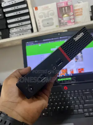 Desktop Computer Lenovo ThinkCentre M710 Tiny 8GB AMD Ryzen SSD 256GB