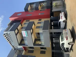 Ultra Modern 22 1and 2 Bedroom Apartments With Restaurant