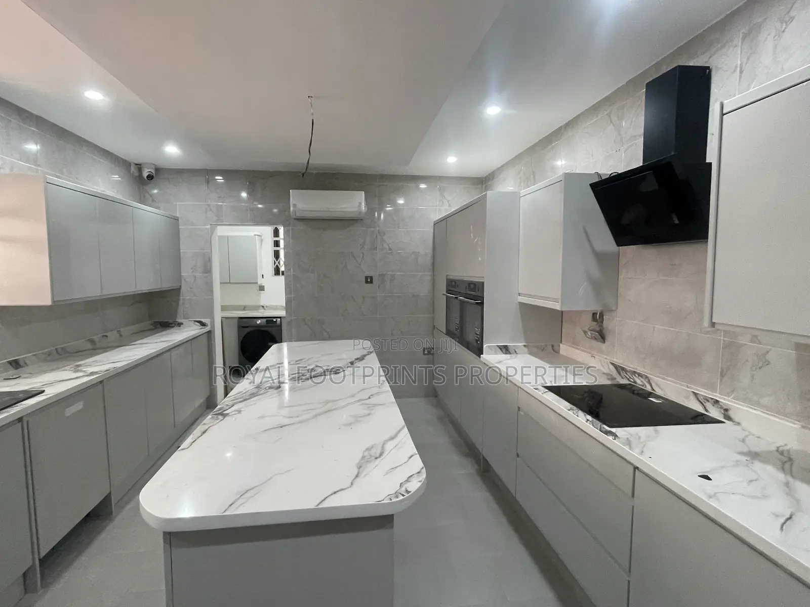 7bdrm Mansion in Luxelooks Properties, East Legon for sale