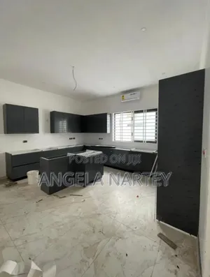 4bdrm House in Sakumono Estates for sale
