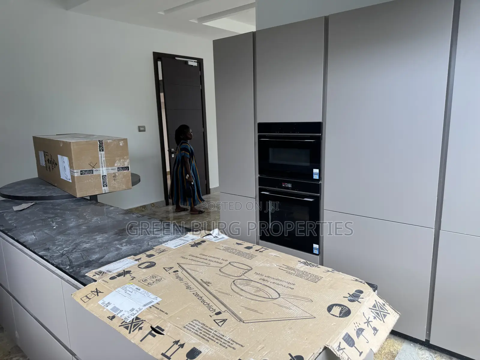 5bdrm House in Green, Cantonments for rent