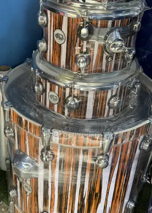 D W - 5(Set) Quality Drums