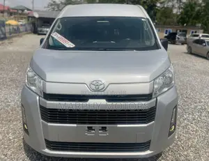 Toyota HiAce 2023 Silver