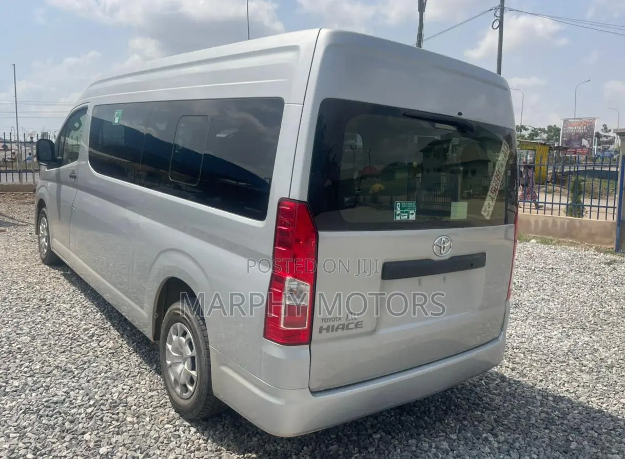 Toyota HiAce 2023 Silver