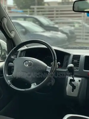 Toyota HiAce 2013 Black