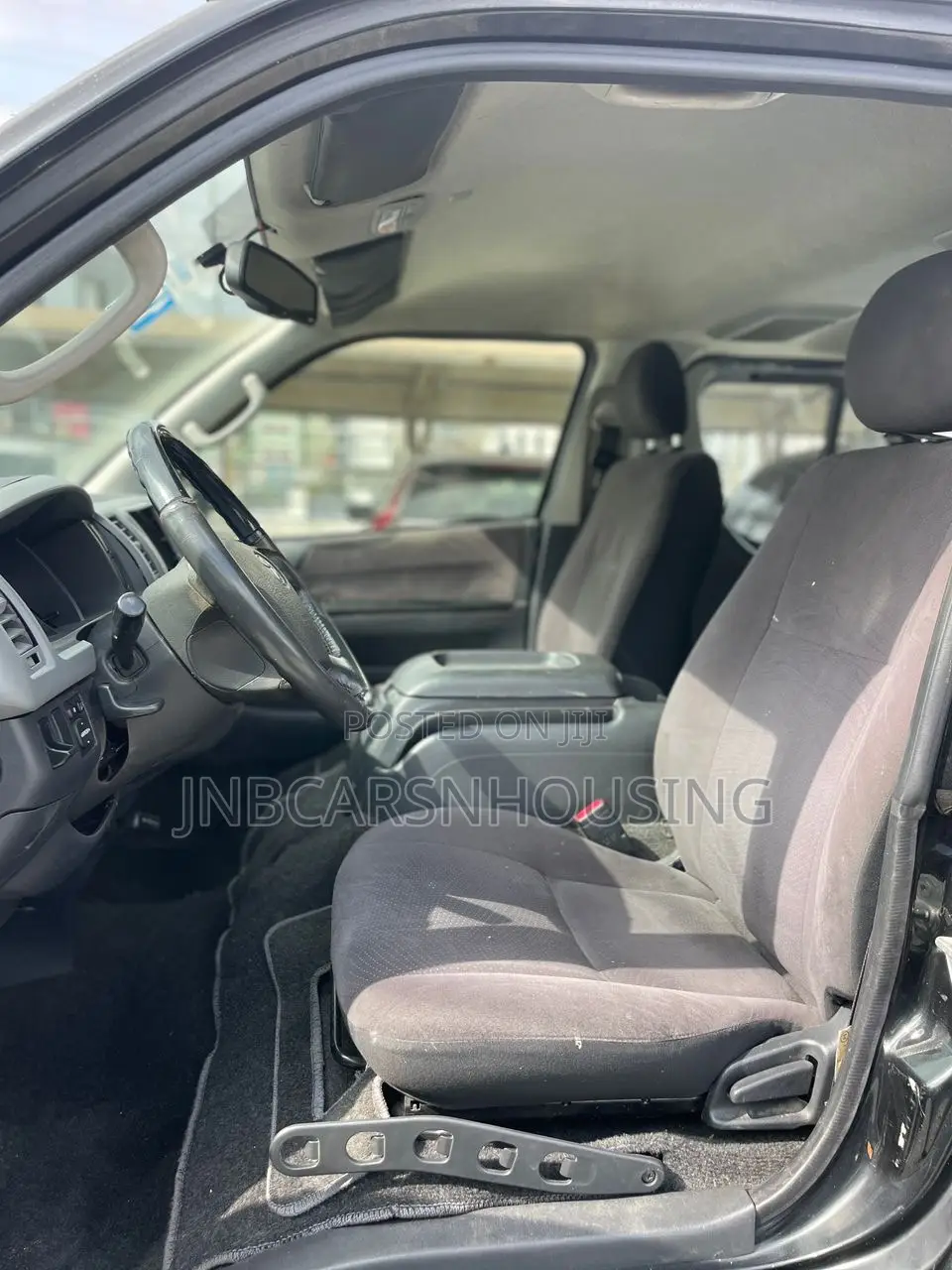 Toyota HiAce 2013 Black