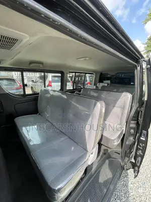 Toyota HiAce 2013 Black