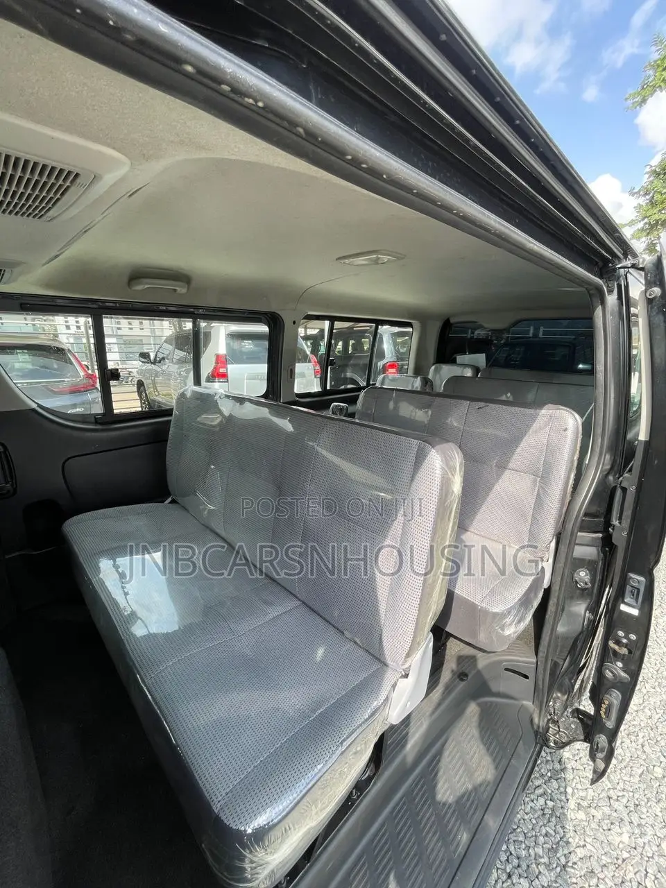 Toyota HiAce 2013 Black