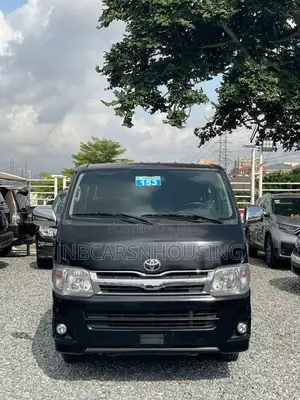 Toyota HiAce 2013 Black